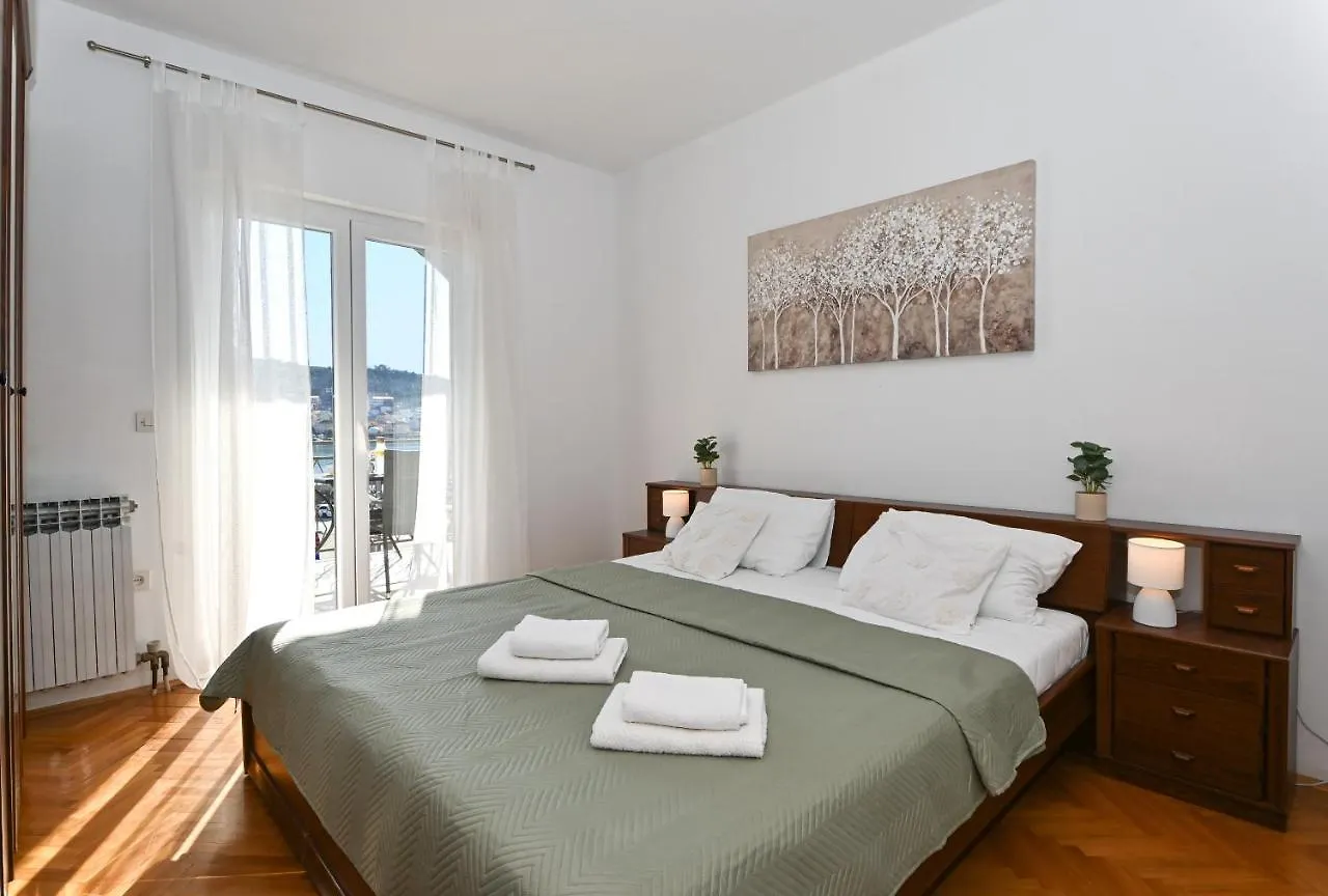 Holiday House Vukman Trogir 0*,  Croatia