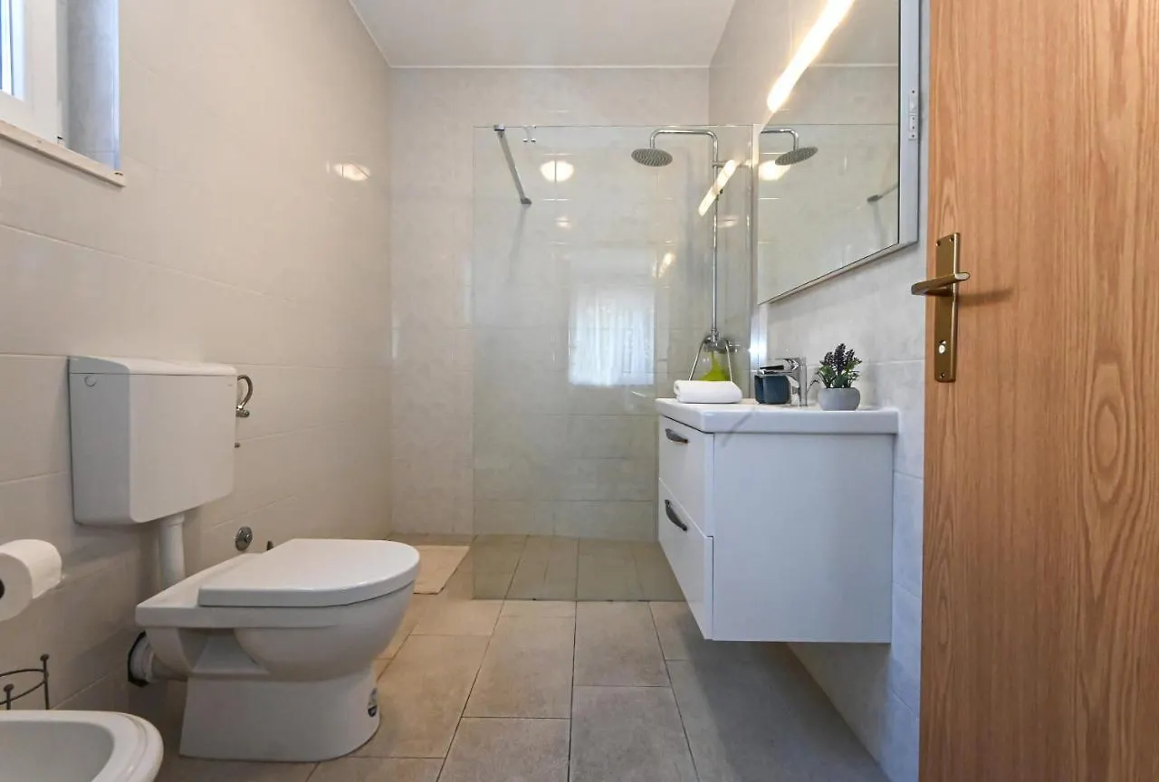 Holiday House Vukman Trogir 0*,