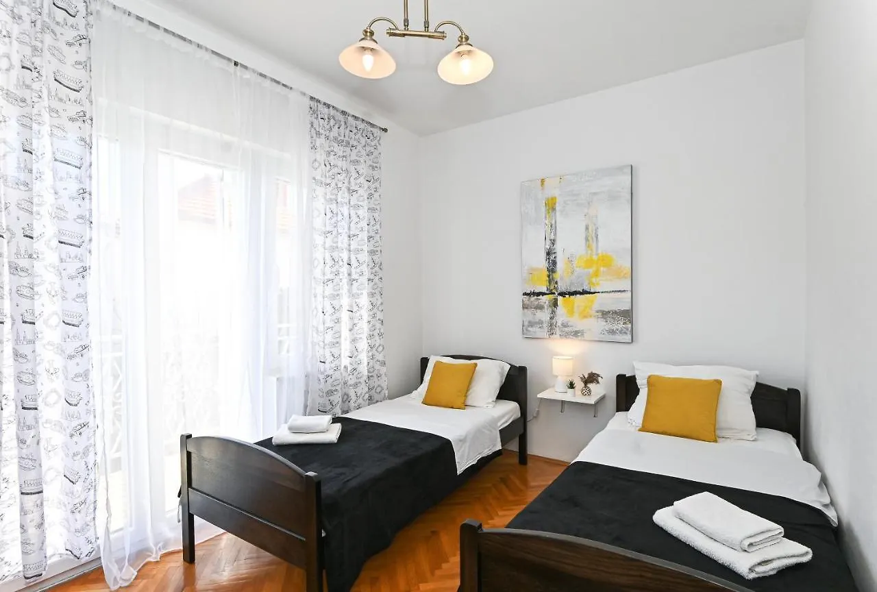 Holiday House Vukman Trogir Villa