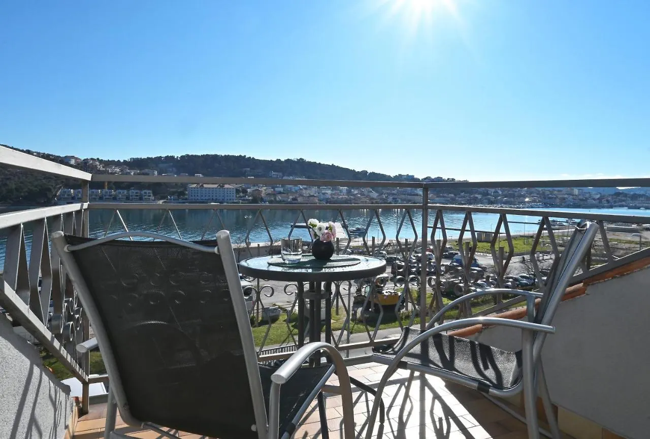 Holiday House Vukman Trogir 0*,
