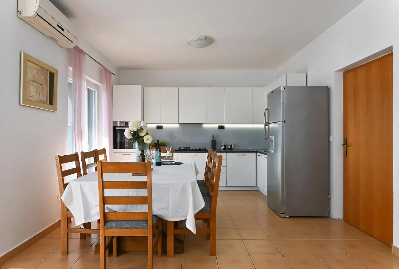 Holiday House Vukman Trogir Villa